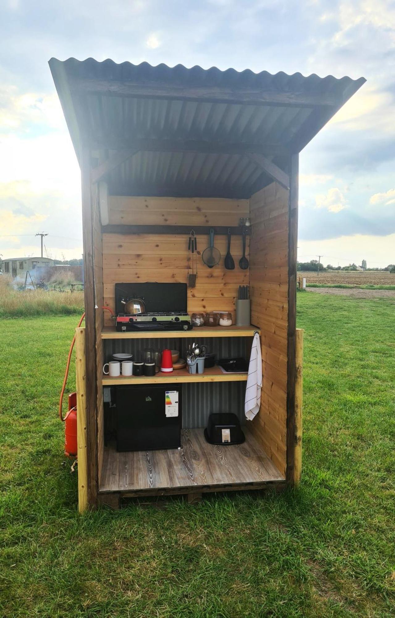 Вилла Boyce Fen Farm Retreat Glamping & Fishery Уисбек Экстерьер фото